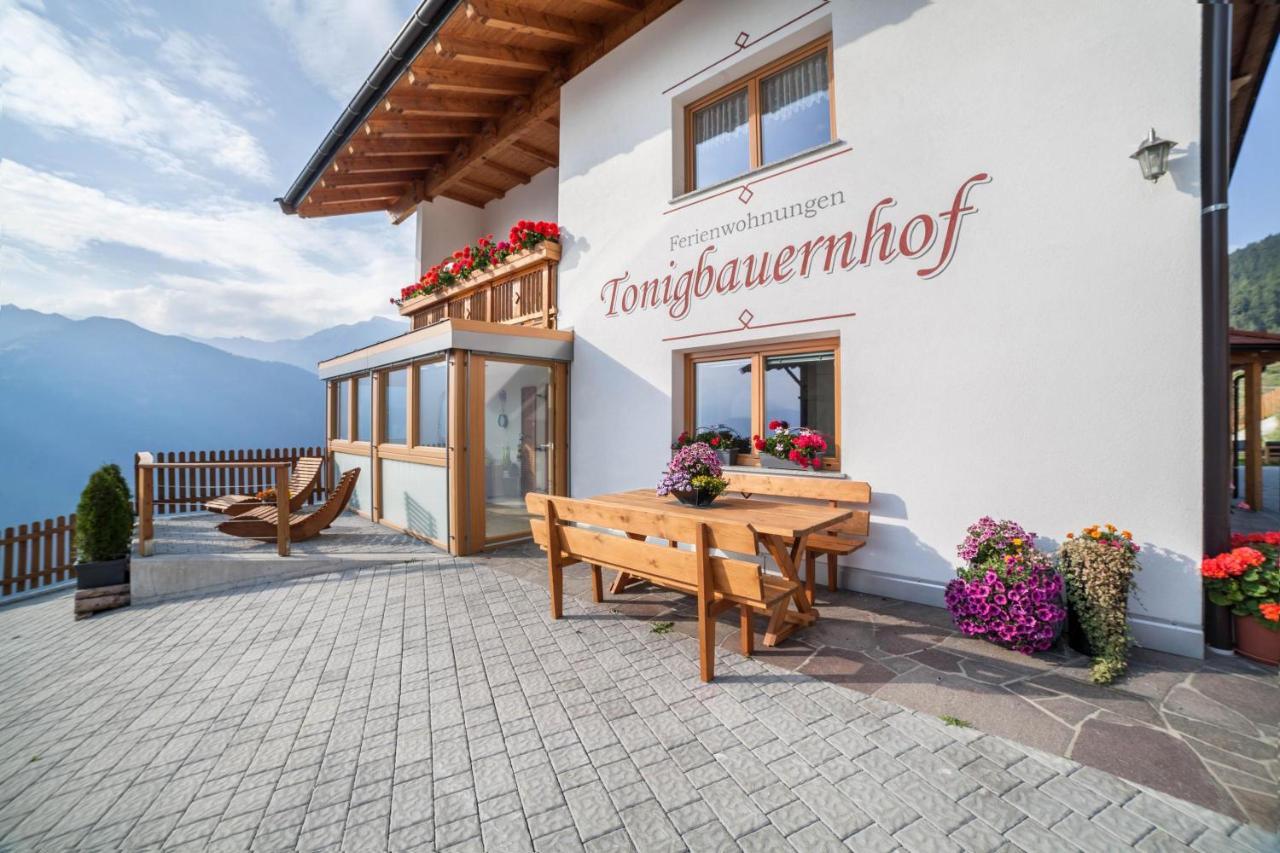 Tonigbauernhof Blumenwiese Scena Kültér fotó