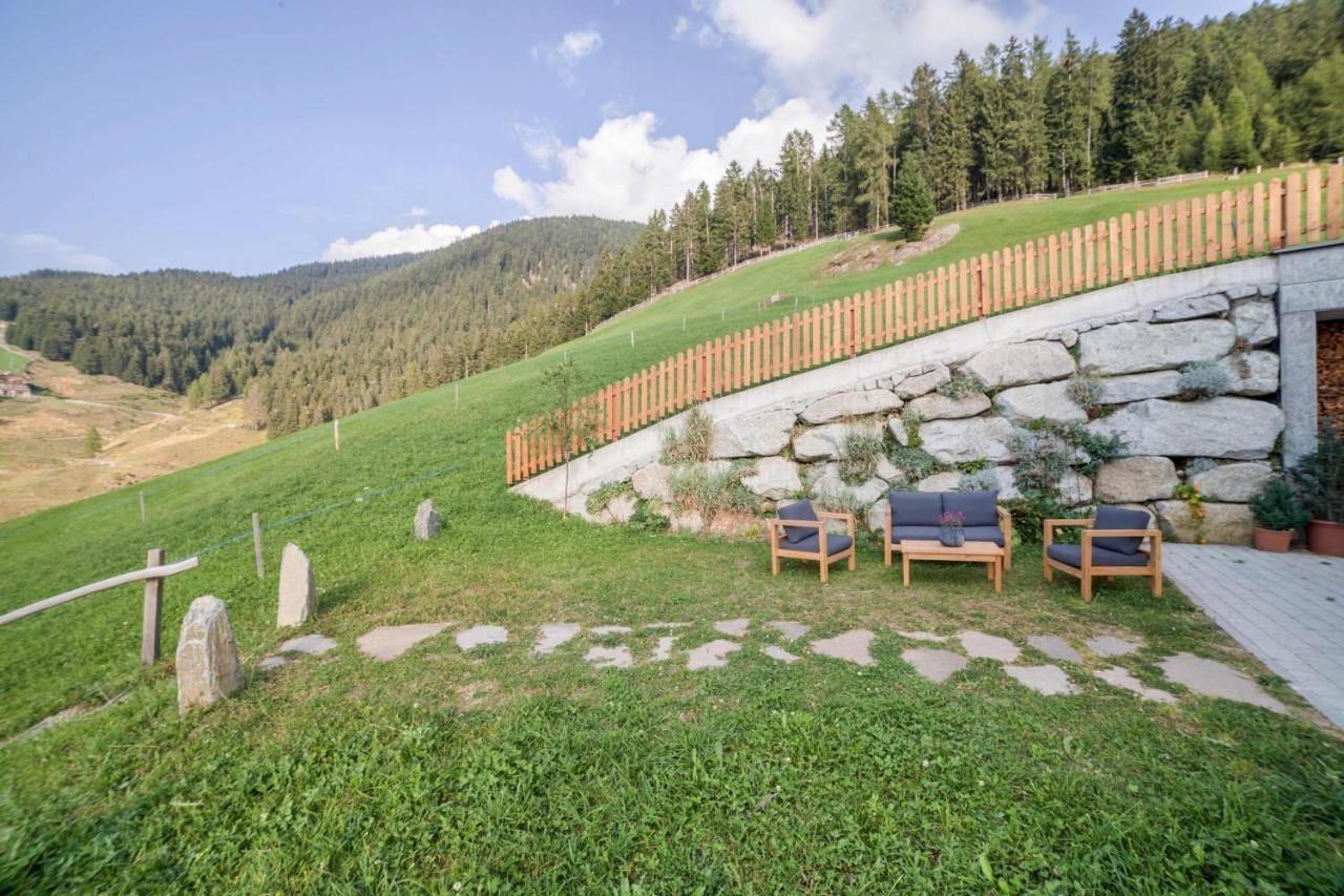 Tonigbauernhof Blumenwiese Scena Kültér fotó